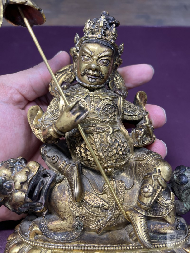 清乾隆 铜鎏金财宝天王像 - 图4